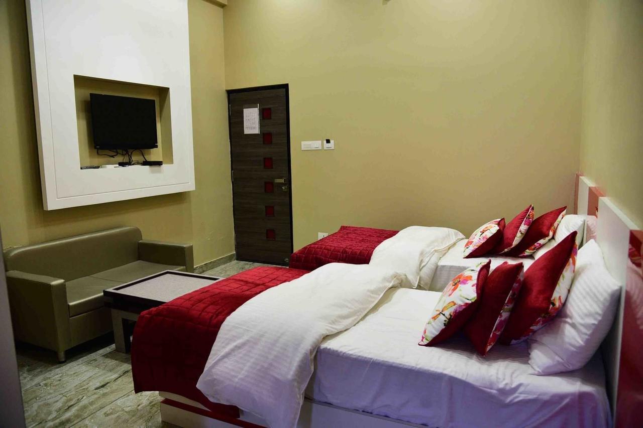 Fabhotel Kangra Roadway Inn Tanda Extérieur photo