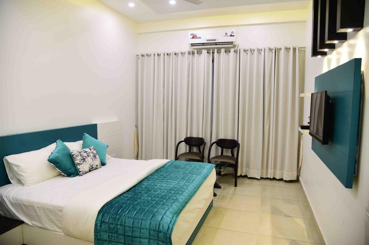 Fabhotel Kangra Roadway Inn Tanda Extérieur photo