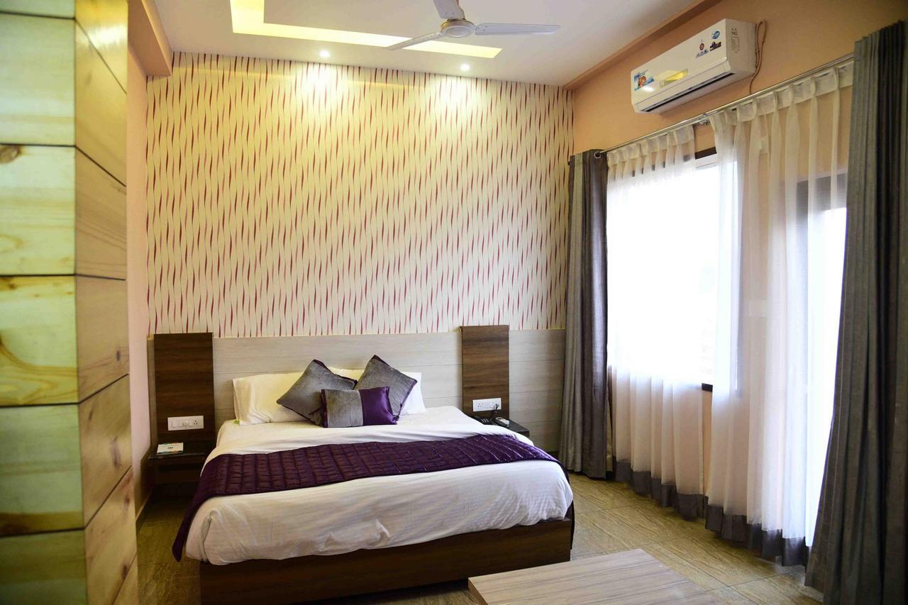 Fabhotel Kangra Roadway Inn Tanda Extérieur photo