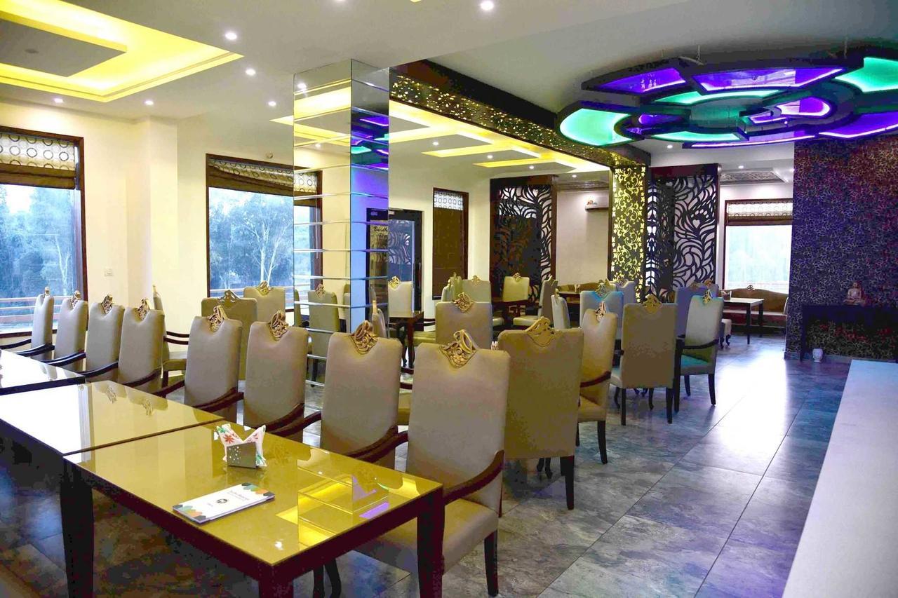 Fabhotel Kangra Roadway Inn Tanda Extérieur photo